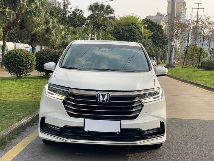 Фото 2 - Honda Odyssey