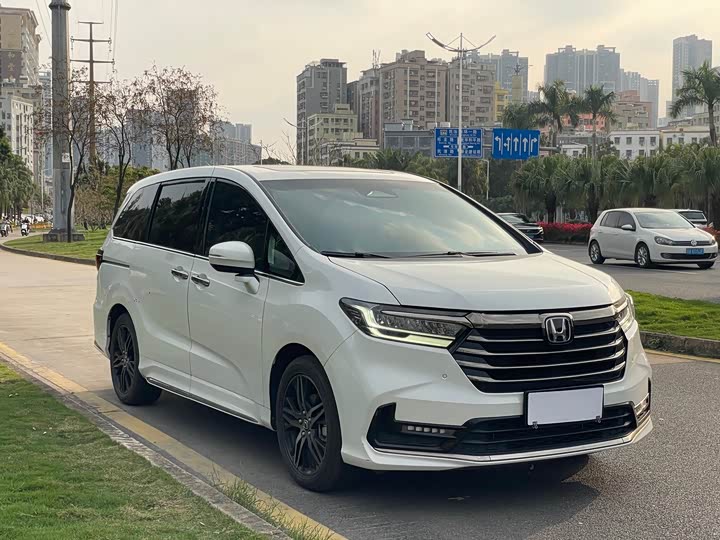 Фото 3 - Honda Odyssey