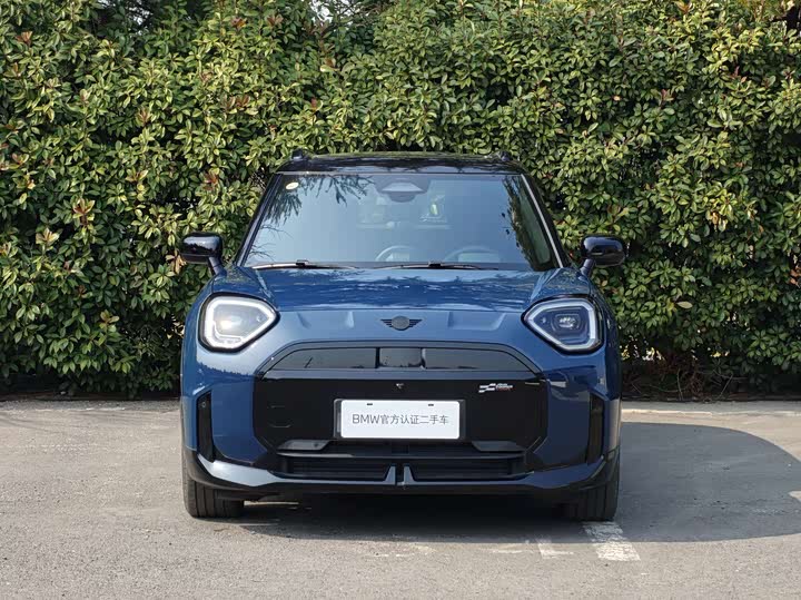 Photo 2 - Mini Aceman