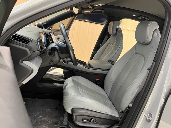 Фото 9 - Nio EC6