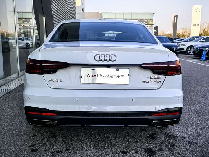 Фото 6 - Audi A4L