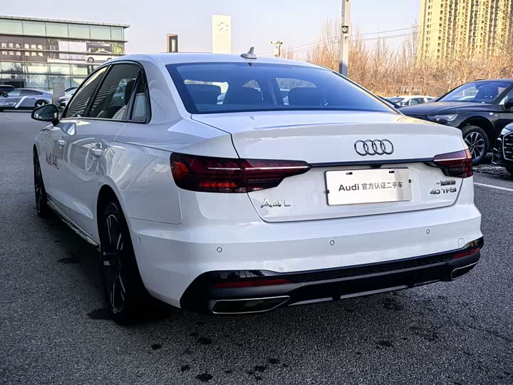 Фото 7 - Audi A4L