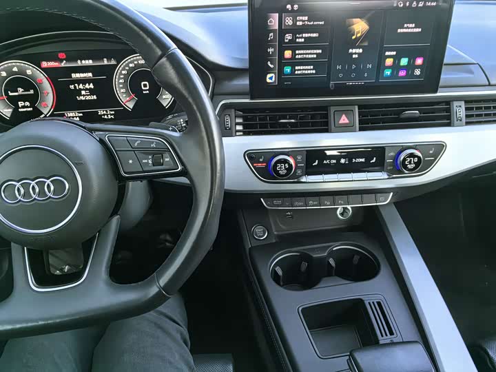 Фото 9 - Audi A4L