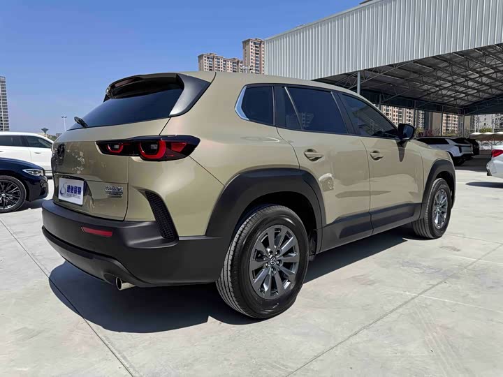 Photo 5 - Mazda CX-50