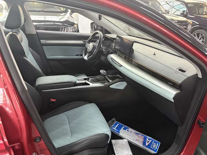 Geely Emgrand L 2022 2022款 1.4T CVT尊贵型