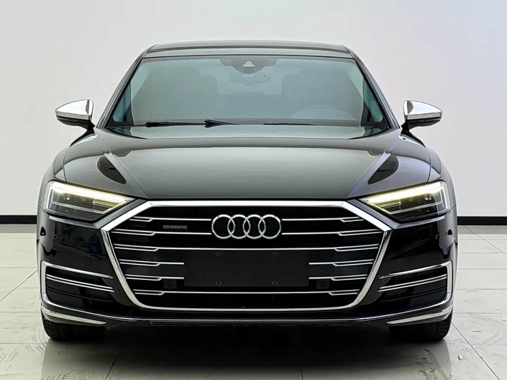 Фото 2 - Audi A8