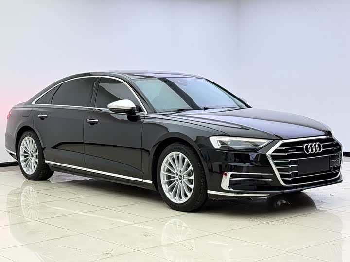 Фото 3 - Audi A8