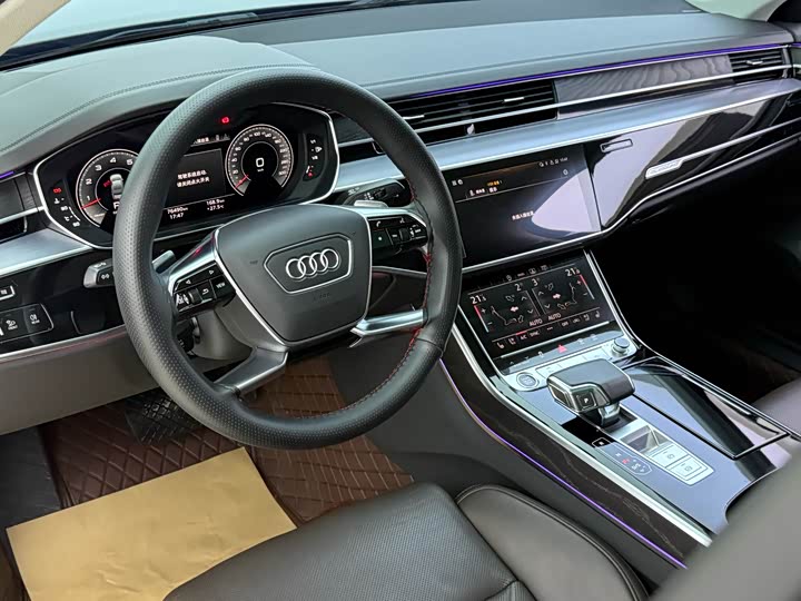 Фото 4 - Audi A8