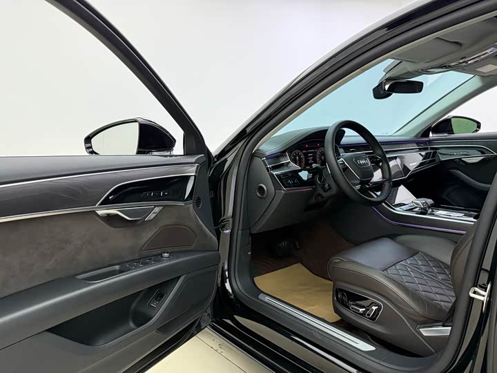 Фото 6 - Audi A8