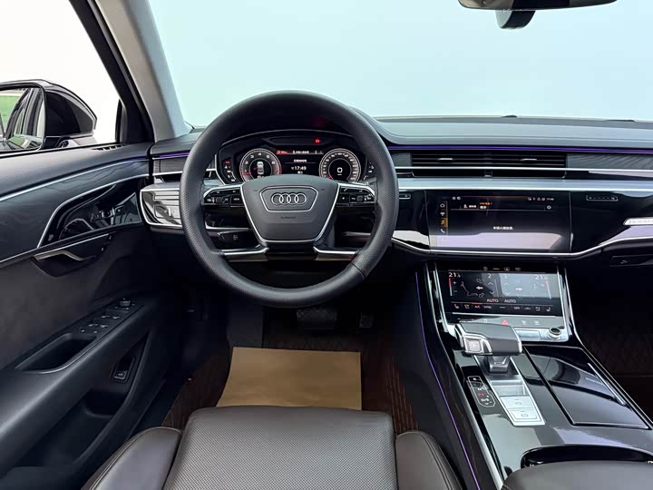Фото 9 - Audi A8