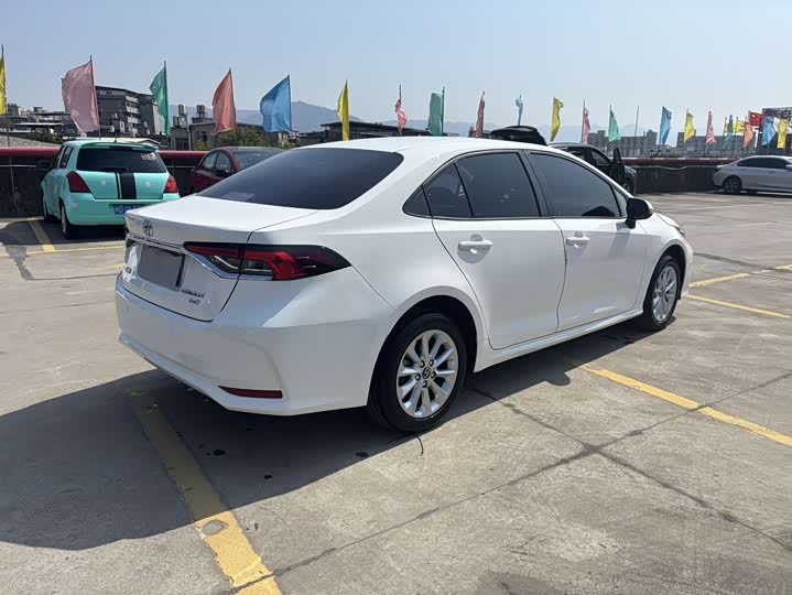 Фото 5 - Toyota Corolla