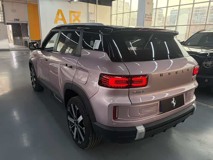 Фото 9 - Geely Icon