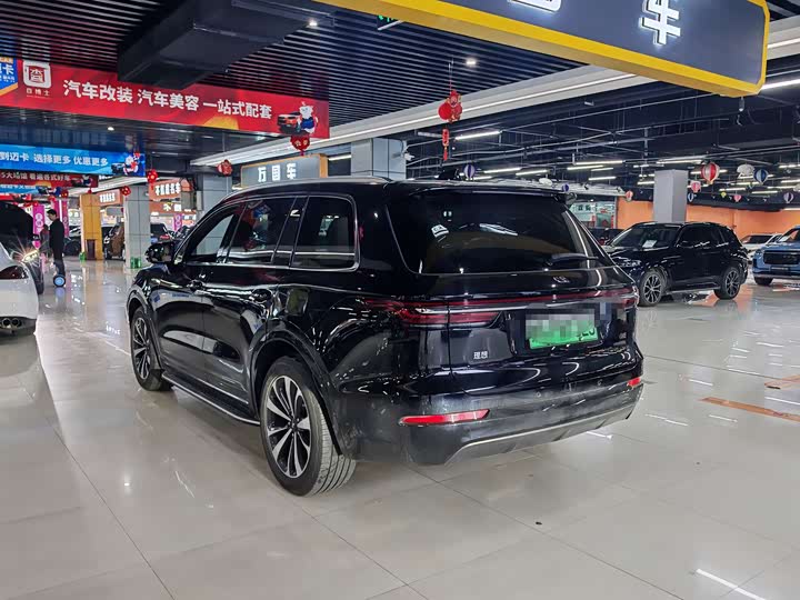 Фото 8 - LiXiang One