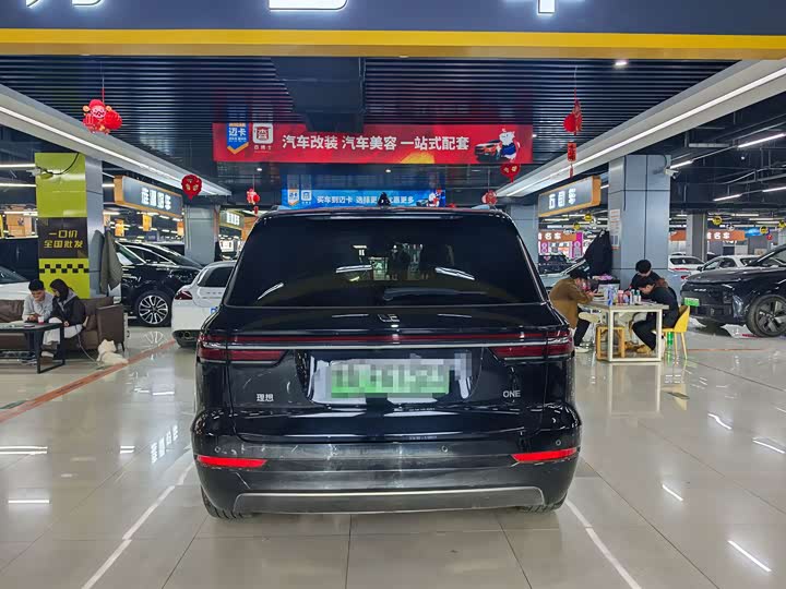 Фото 9 - LiXiang One