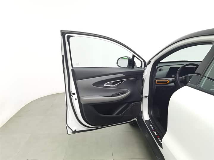 Фото 8 - Changan UNI-T