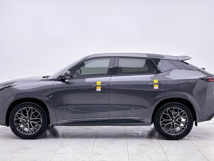 Photo 3 - Changan UNI-Z