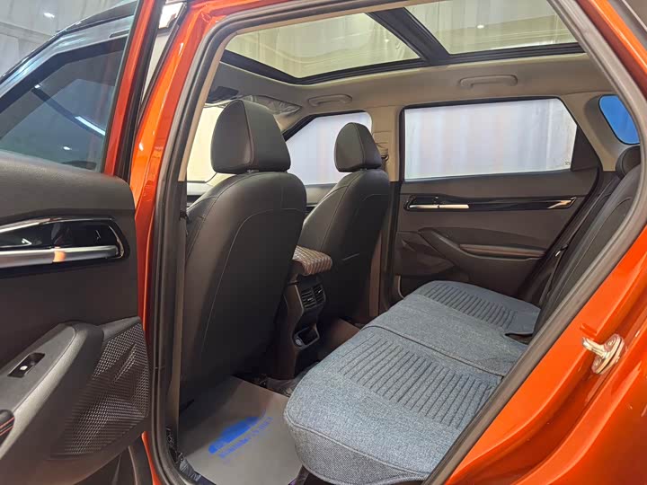 Фото 8 - Kia KX3