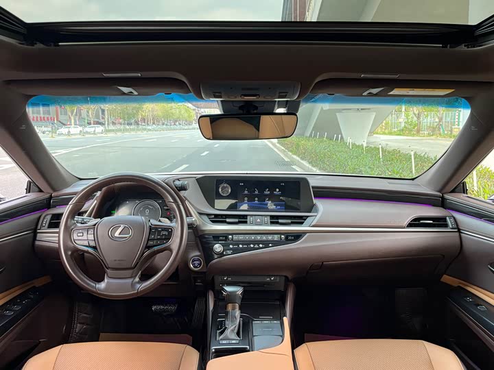 Фото 5 - Lexus ES