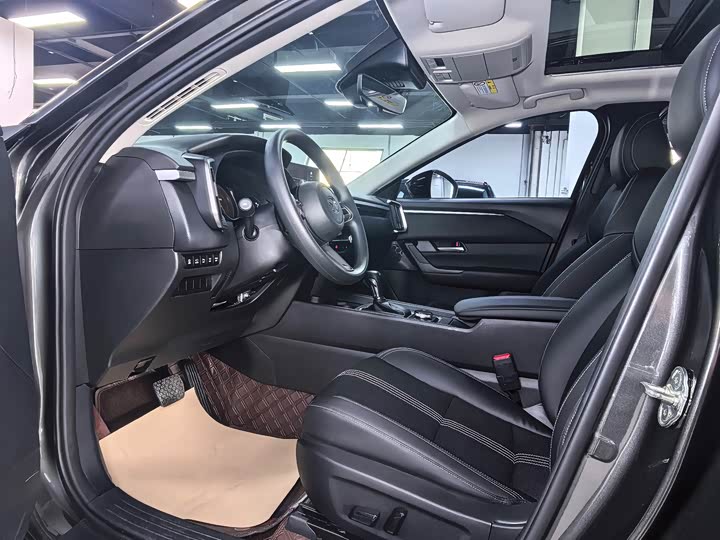 Photo 8 - Mazda CX-50