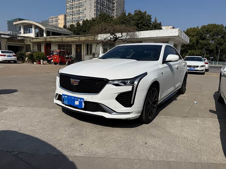 Фото 1 - Cadillac CT4