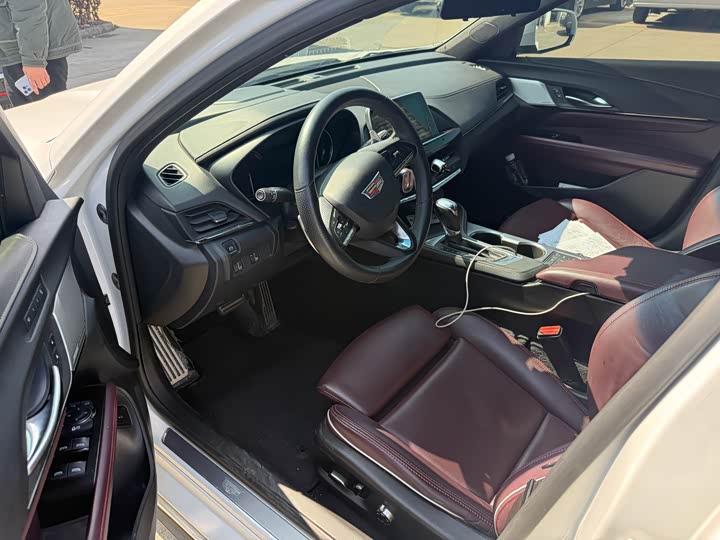 Фото 5 - Cadillac CT4