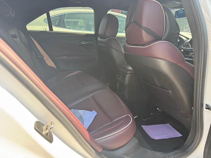 Фото 8 - Cadillac CT4