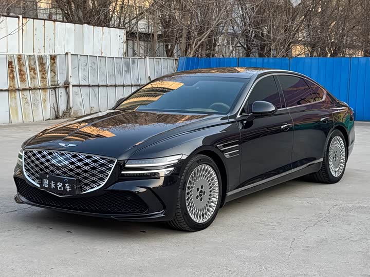 Фото 1 - Genesis G80