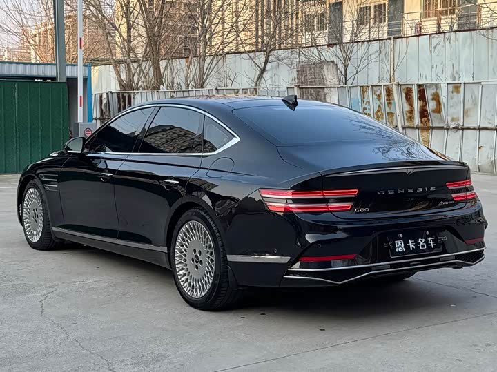 Фото 7 - Genesis G80