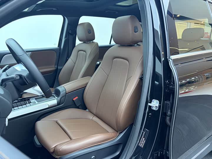 Фото 9 - Mercedes-Benz GLB-Class