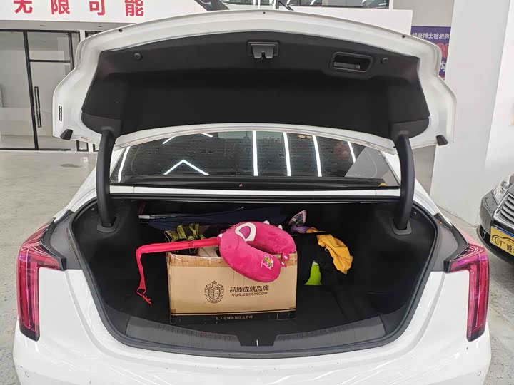 Фото 8 - Cadillac CT5