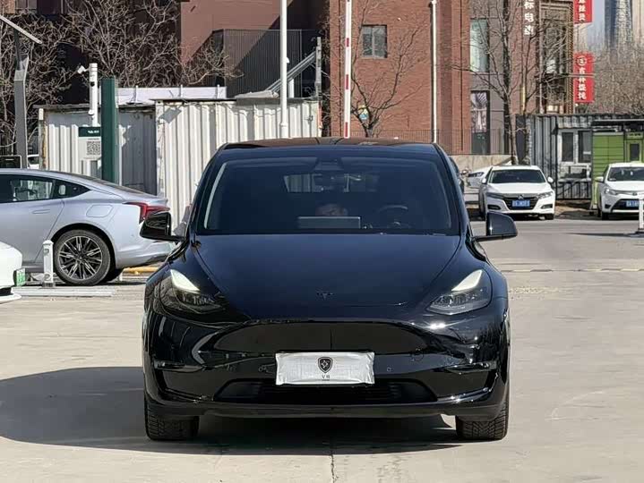 Photo 6 - Tesla Model Y