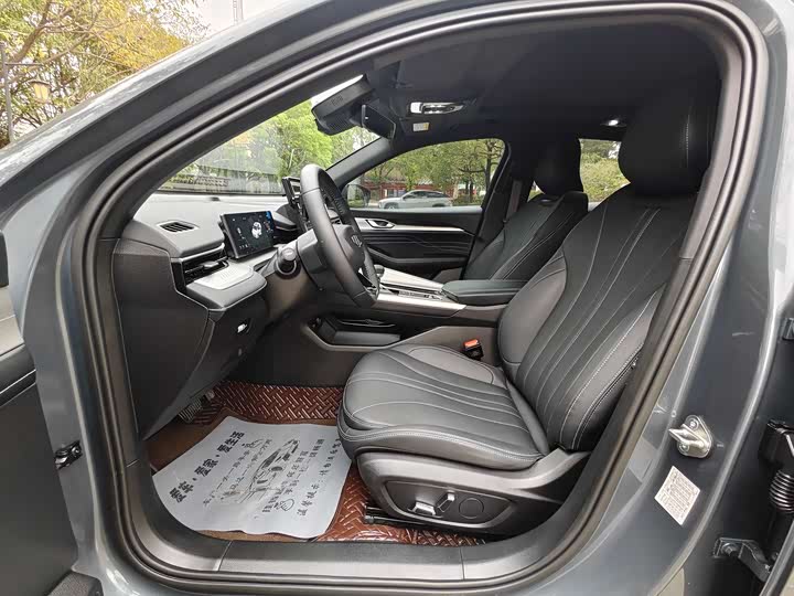 Фото 7 - Geely Preface
