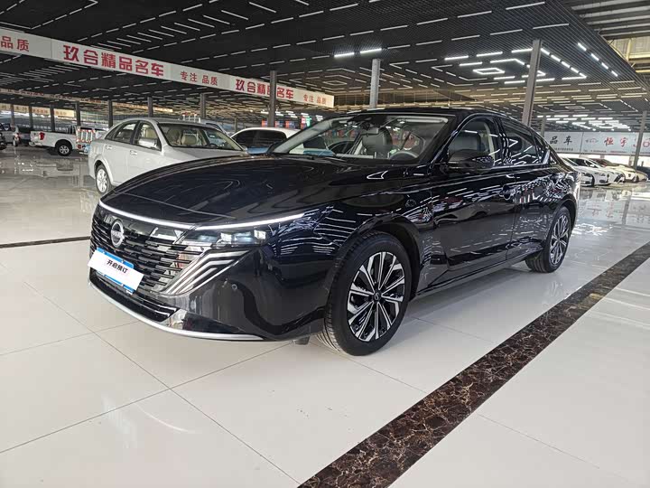 Фото 2 - Nissan Teana