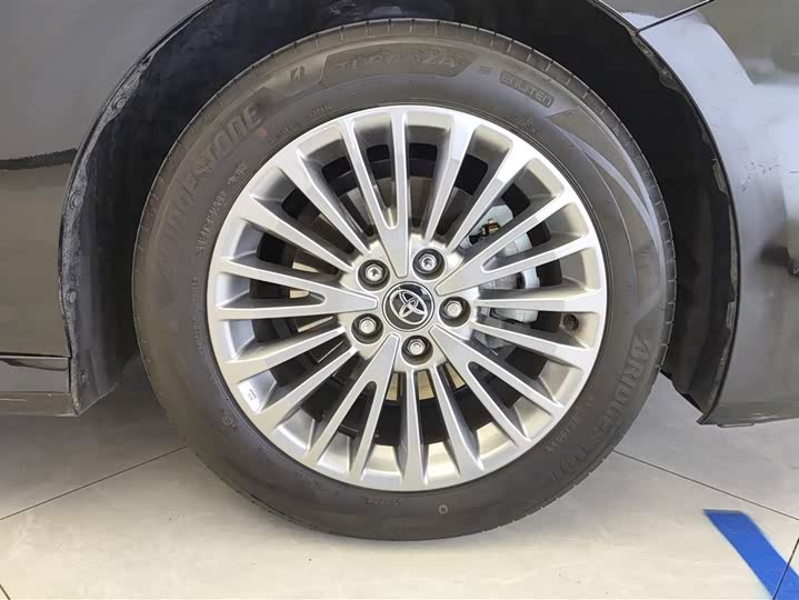 Фото 6 - Toyota Camry