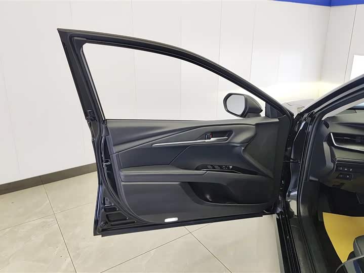 Фото 7 - Toyota Camry