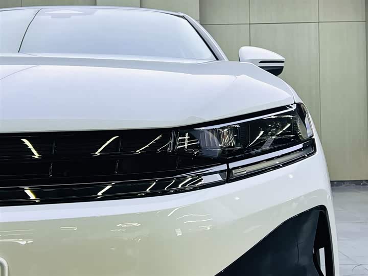 Фото 7 - Volkswagen Sagitar L