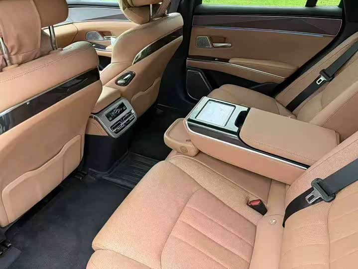 Фото 4 - BYD Han L