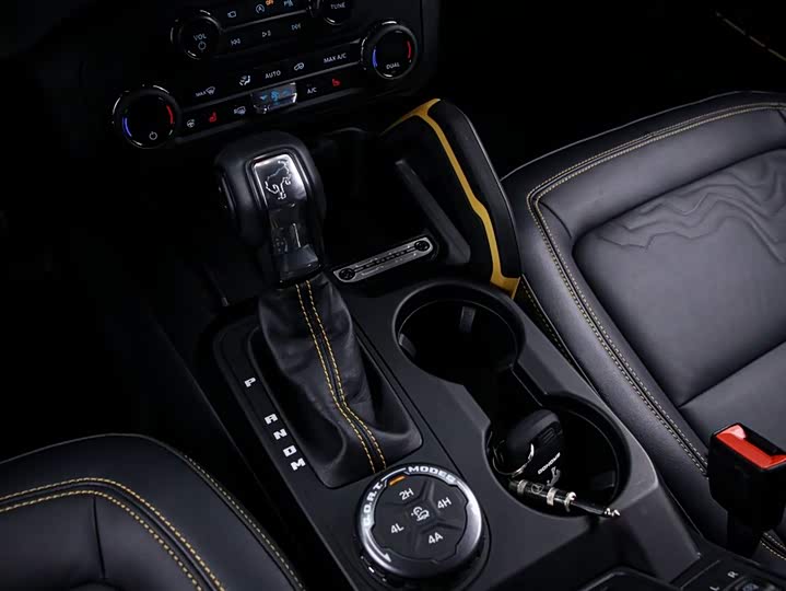 Фото 9 - Ford Bronco