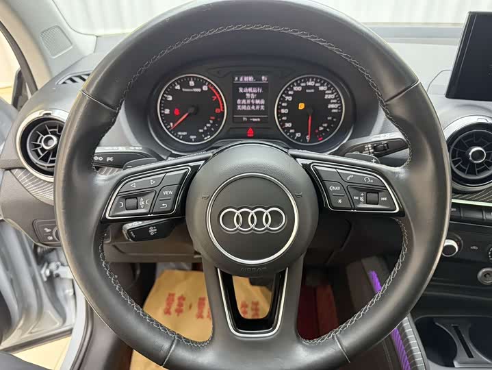 Фото 7 - Audi Q2L