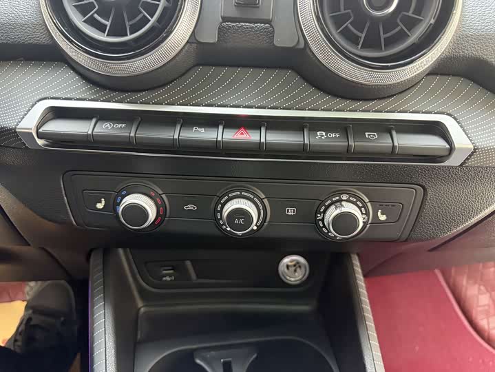 Фото 9 - Audi Q2L