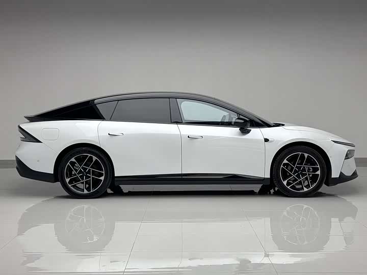 Фото 5 - XPeng F57