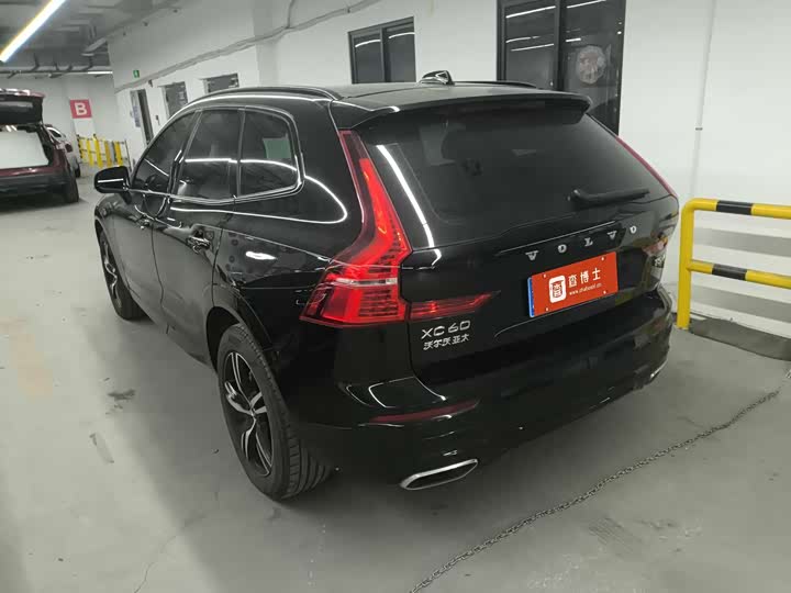 Фото 8 - Volvo XC60