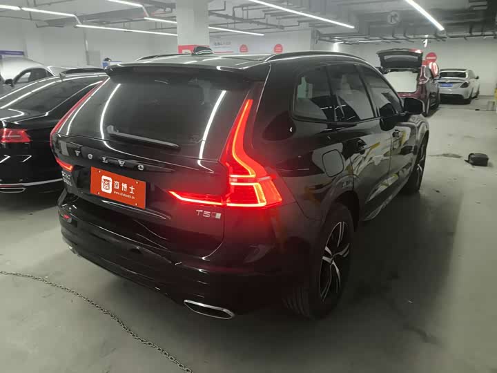Фото 9 - Volvo XC60