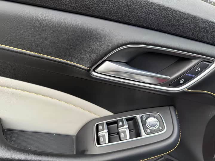 Фото 8 - MG Motor 6