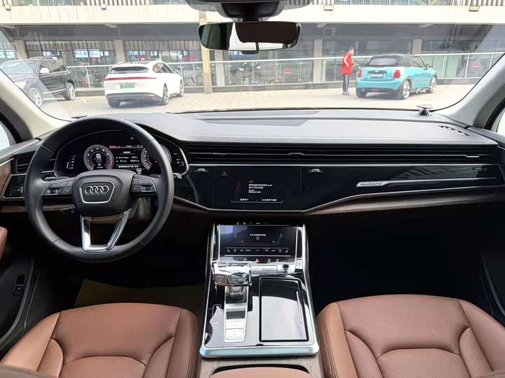 Фото 4 - Audi Q7