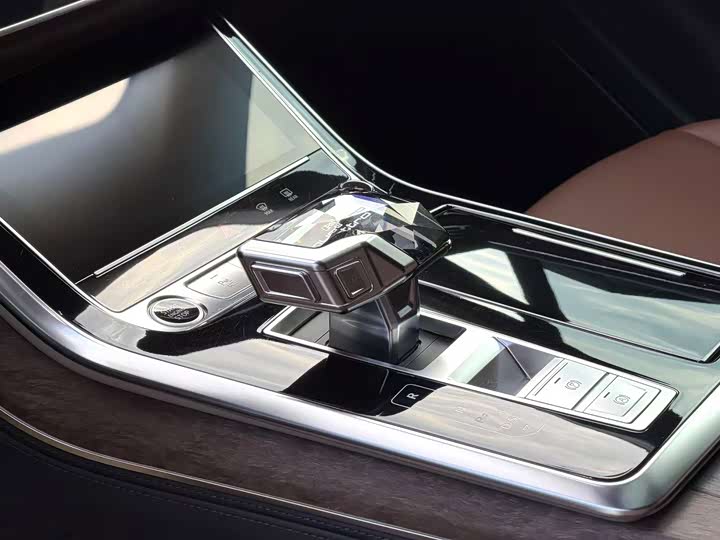 Фото 6 - Audi Q7