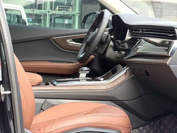 Фото 8 - Audi Q7