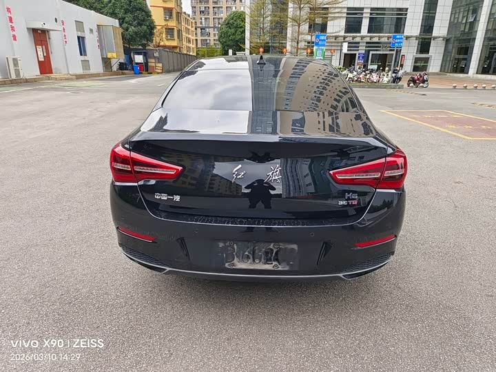 Фото 2 - Hongqi H5