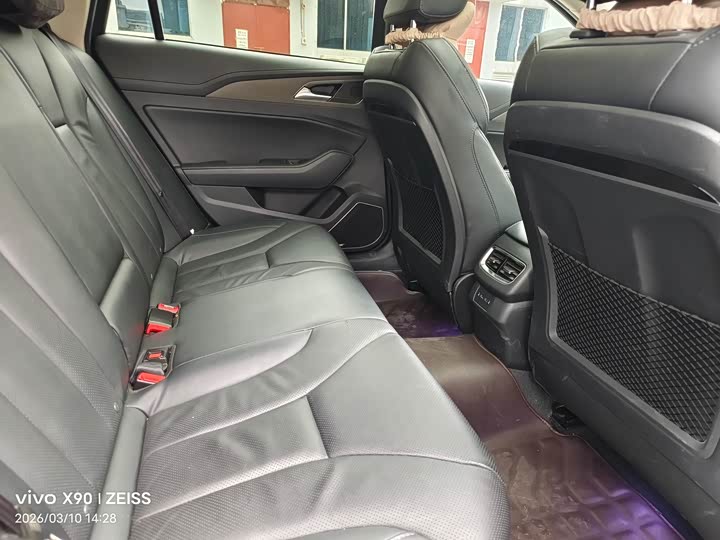 Фото 7 - Hongqi H5