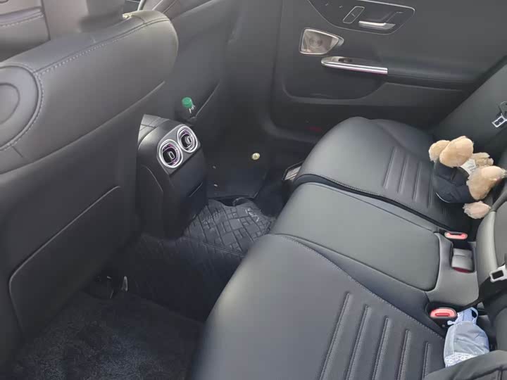 Фото 7 - Mercedes-Benz C-Class